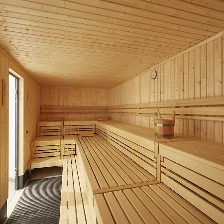 Reetland Am Meer - Premium Reetdachvilla Mit 2 Schlafzimmern, Sauna Und Kamin E04 Dranske Bagian luar foto