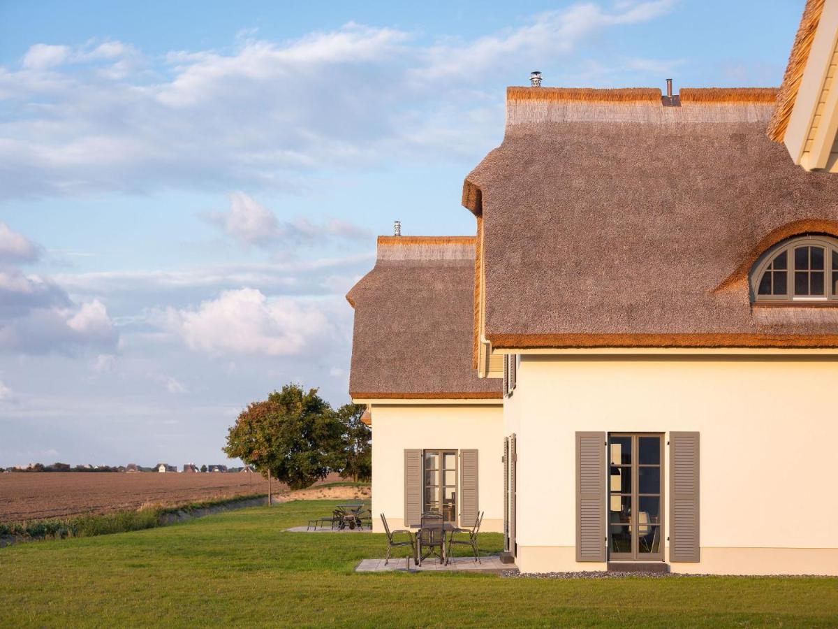 Reetland Am Meer - Premium Reetdachvilla Mit 2 Schlafzimmern, Sauna Und Kamin E04 Dranske Bagian luar foto