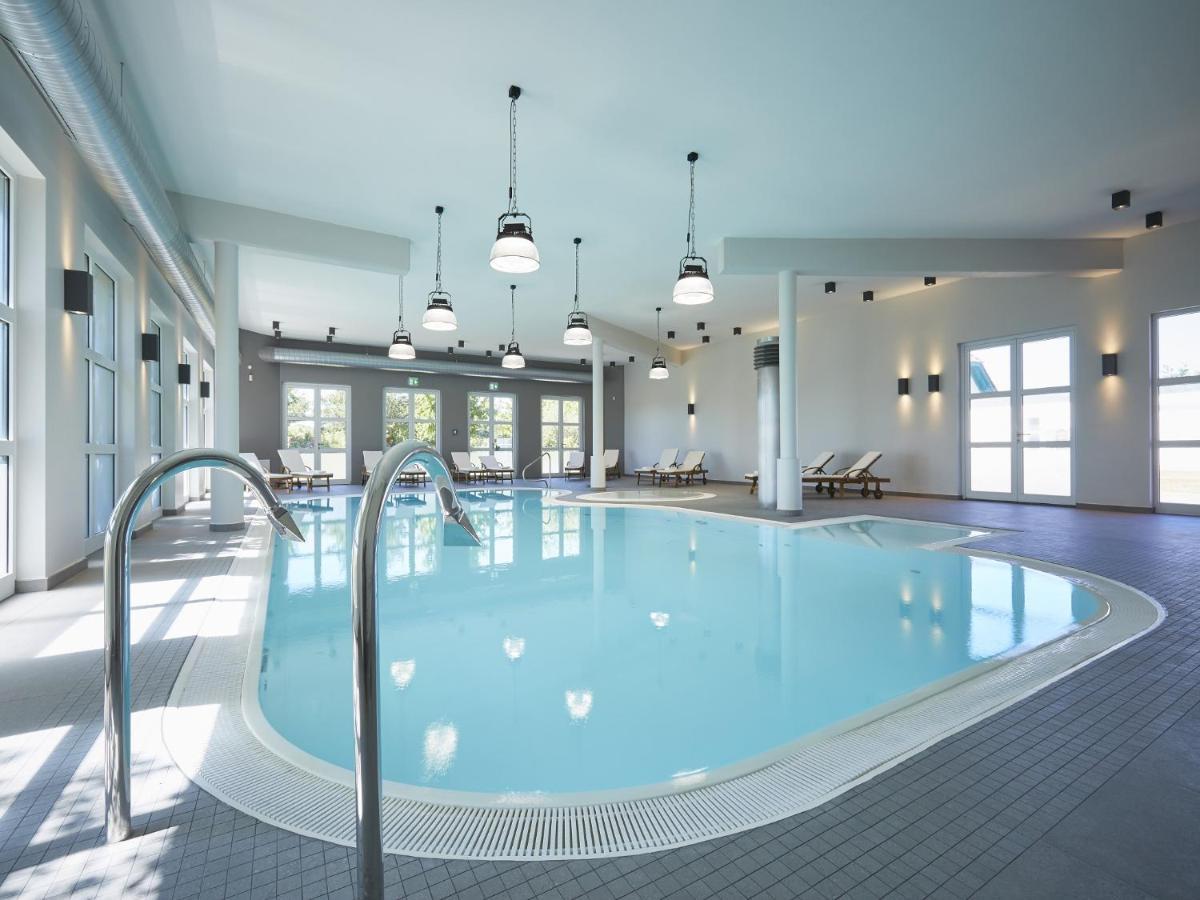Reetland Am Meer - Premium Reetdachvilla Mit 2 Schlafzimmern, Sauna Und Kamin E04 Dranske Bagian luar foto